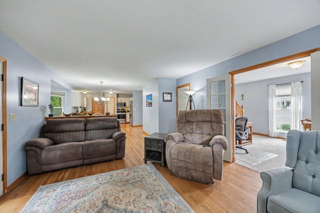 3001 Wolf Creek Way, Burlington, KY 41005