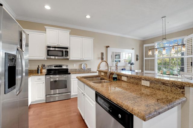243 SW 7th Street, Pompano Beach, FL 33060