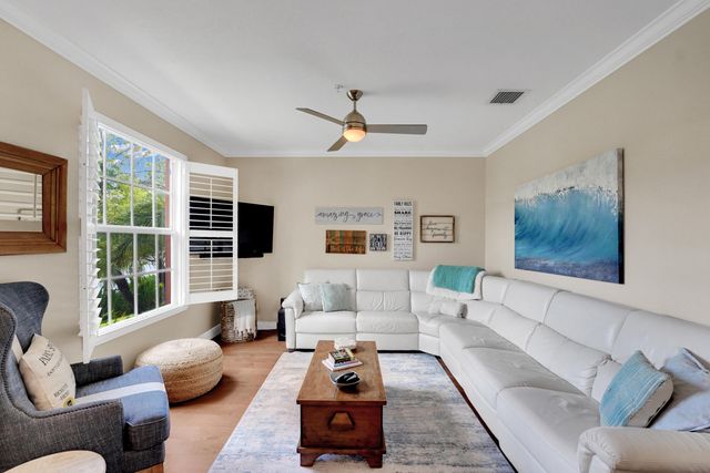 243 SW 7th Street, Pompano Beach, FL 33060