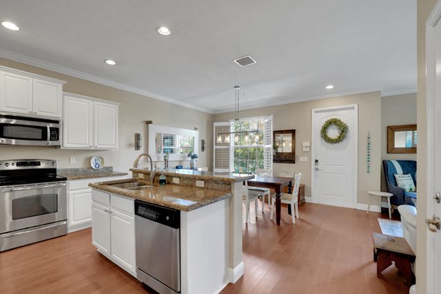 243 SW 7th Street, Pompano Beach, FL 33060
