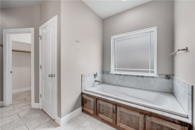 2505 SW Worthington Avenue, Bentonville, AR 72713