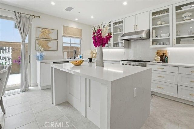 107 Starbright, Irvine, CA 92618