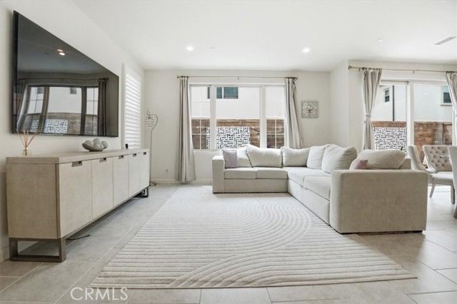 107 Starbright, Irvine, CA 92618