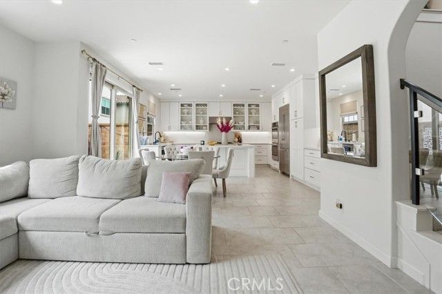 107 Starbright, Irvine, CA 92618