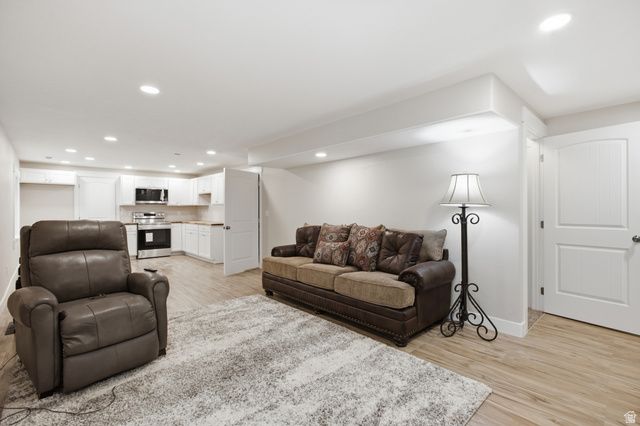 1854 W SHADOW DR, Eagle Mountain, UT 84005