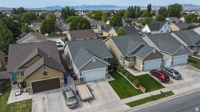 1854 W SHADOW DR, Eagle Mountain, UT 84005