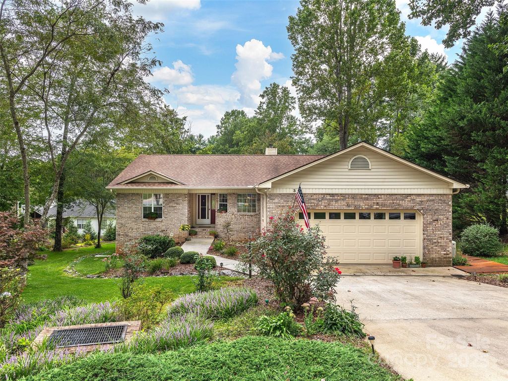 3 Wentworth Court, Etowah, NC 28729