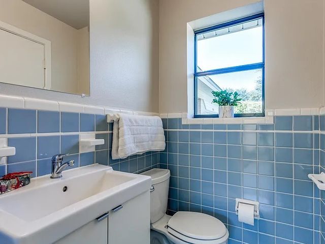 203 Leda Drive, Dallas, TX 75218