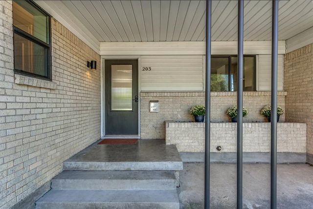 203 Leda Drive, Dallas, TX 75218