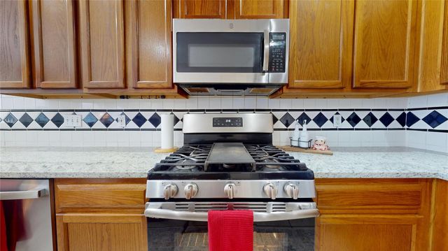 1205 El Camino Drive, Webster, TX 77058