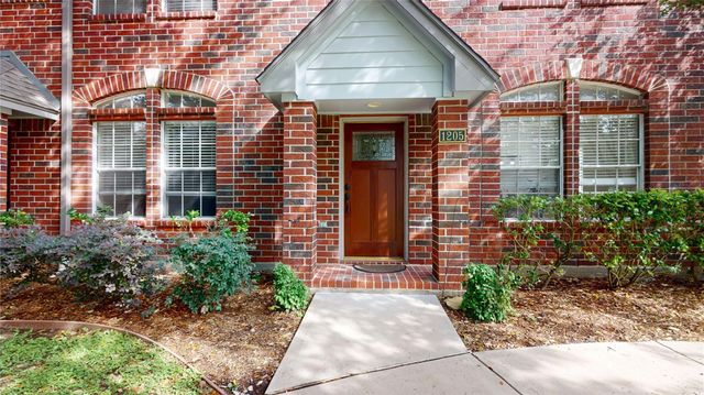 1205 El Camino Drive, Webster, TX 77058