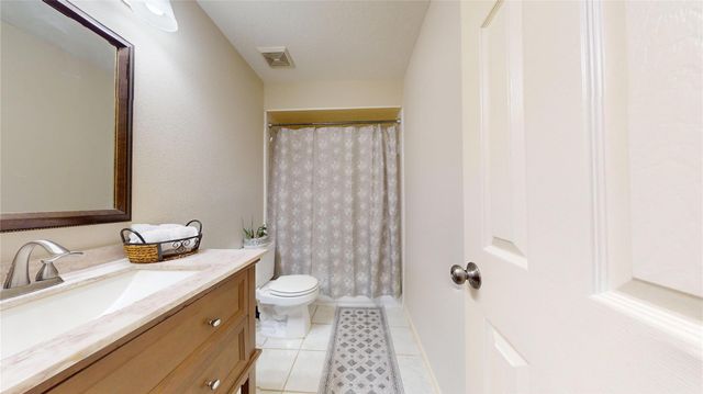 1205 El Camino Drive, Webster, TX 77058