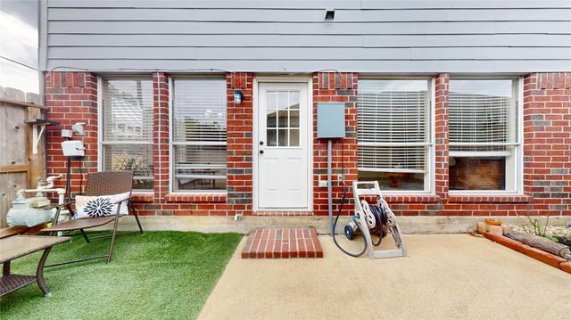 1205 El Camino Drive, Webster, TX 77058