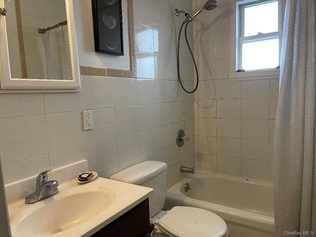 420 W Fulton Street upper, Long Beach, NY 11561