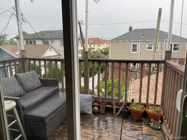 420 W Fulton Street upper, Long Beach, NY 11561