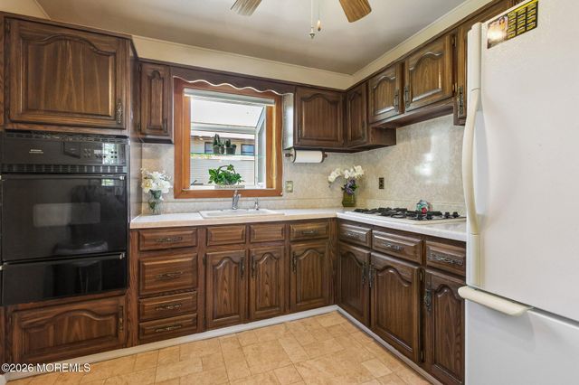 71 Gaub Road, Old Bridge, NJ 08857