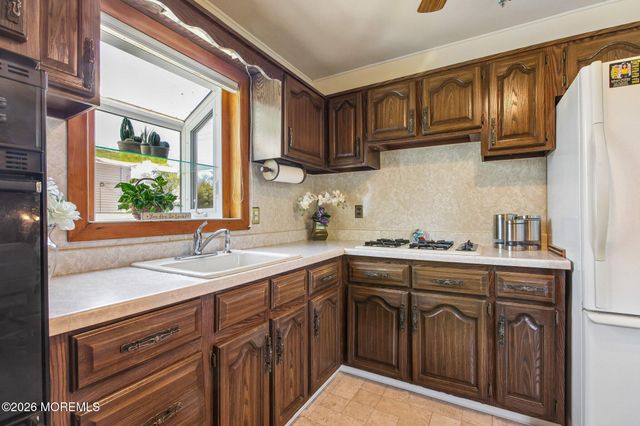 71 Gaub Road, Old Bridge, NJ 08857