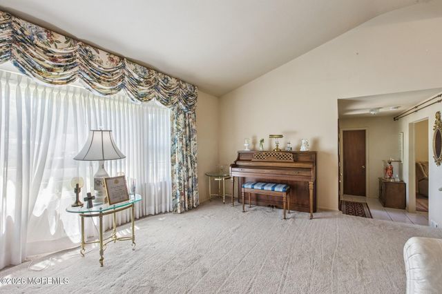 71 Gaub Road, Old Bridge, NJ 08857