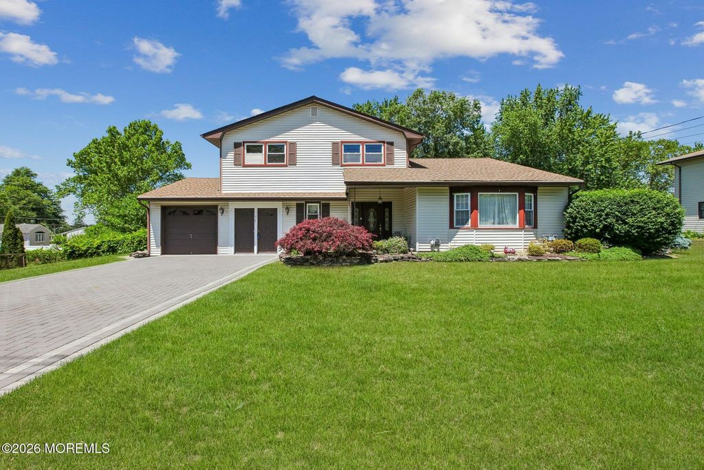 71 Gaub Road, Old Bridge, NJ 08857
