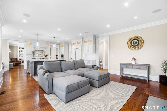 2 Doe Hollow Drive, Trumbull, CT 06611