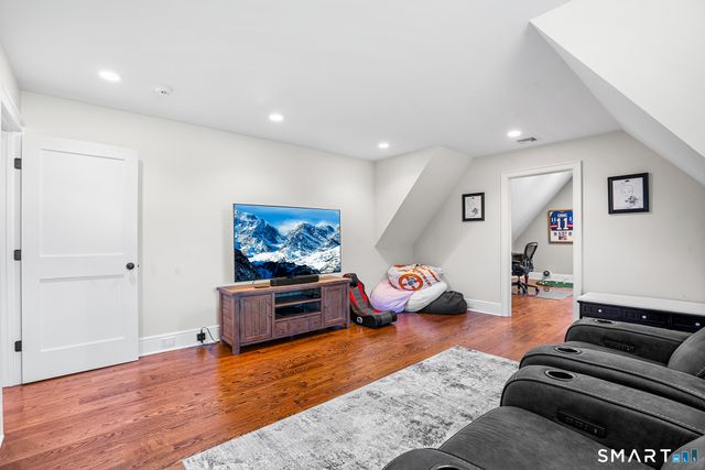 2 Doe Hollow Drive, Trumbull, CT 06611