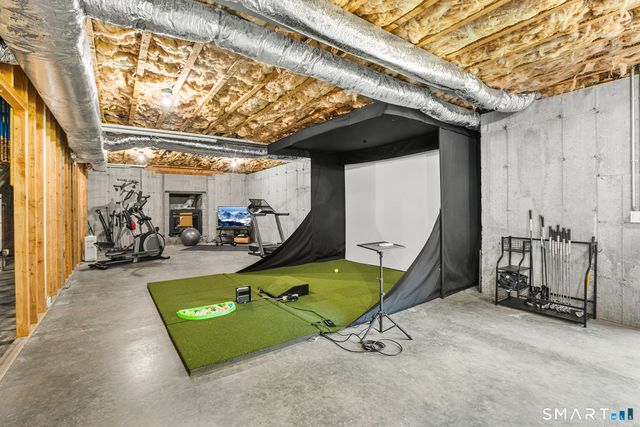 2 Doe Hollow Drive, Trumbull, CT 06611