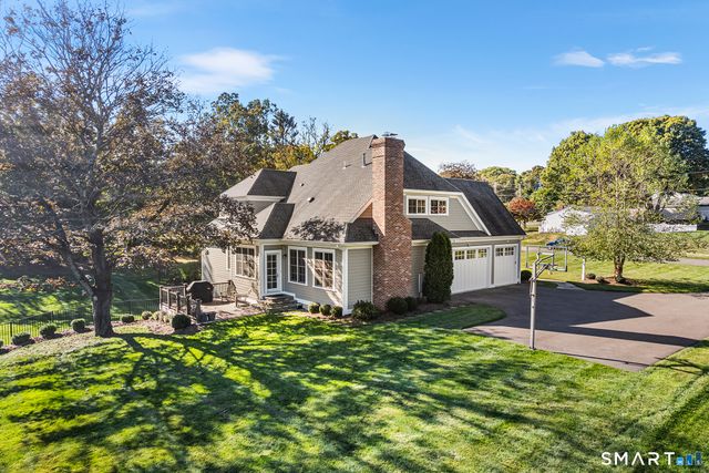 2 Doe Hollow Drive, Trumbull, CT 06611