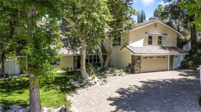 4726 Winnetka Avenue, Woodland Hills, CA 91364