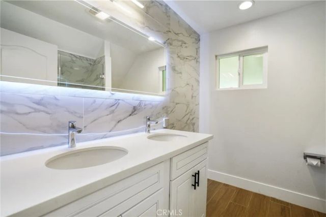 4726 Winnetka Avenue, Woodland Hills, CA 91364