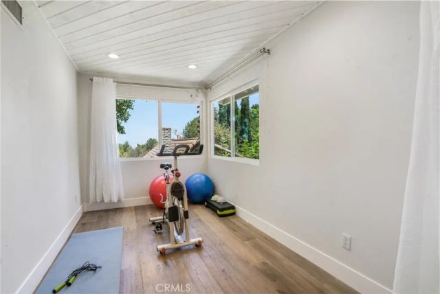 4726 Winnetka Avenue, Woodland Hills, CA 91364