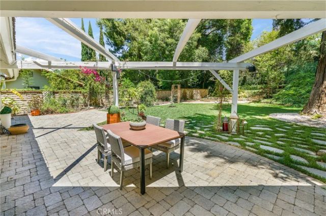4726 Winnetka Avenue, Woodland Hills, CA 91364