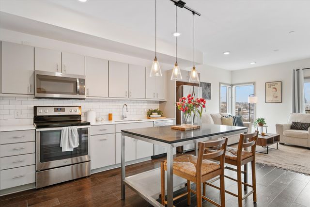 400 Herron Dr Apt 106, Nashville, TN 37210