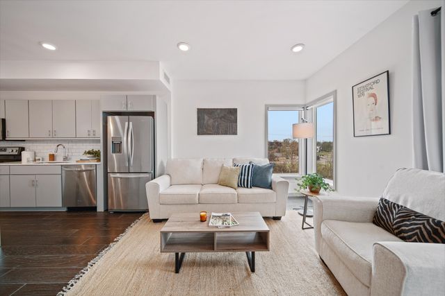 400 Herron Dr Apt 106, Nashville, TN 37210