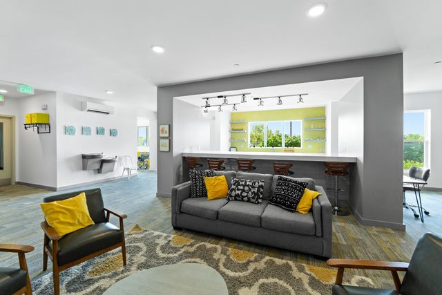 400 Herron Dr Apt 106, Nashville, TN 37210