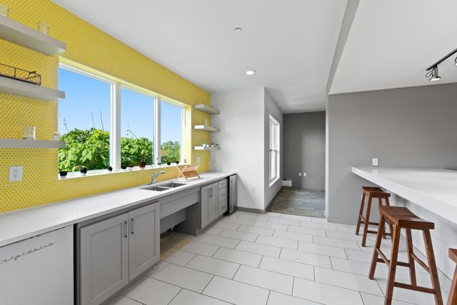 400 Herron Dr Apt 106, Nashville, TN 37210