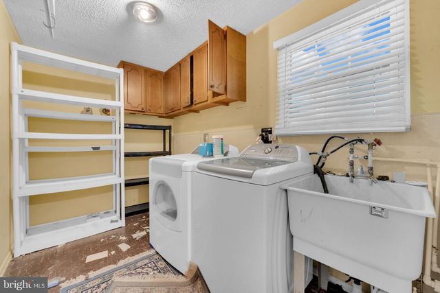 8 HASTINGS CT, Blackwood, NJ 08012