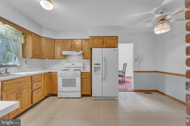 8 HASTINGS CT, Blackwood, NJ 08012