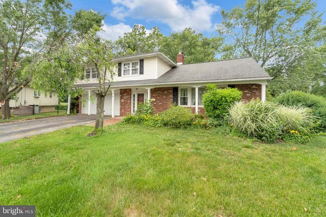 8 HASTINGS CT, Blackwood, NJ 08012