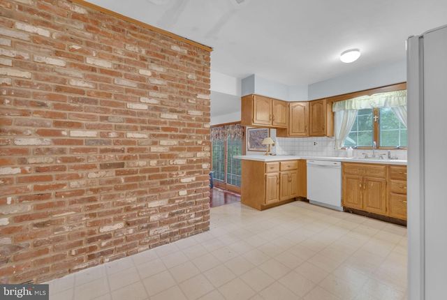 8 HASTINGS CT, Blackwood, NJ 08012