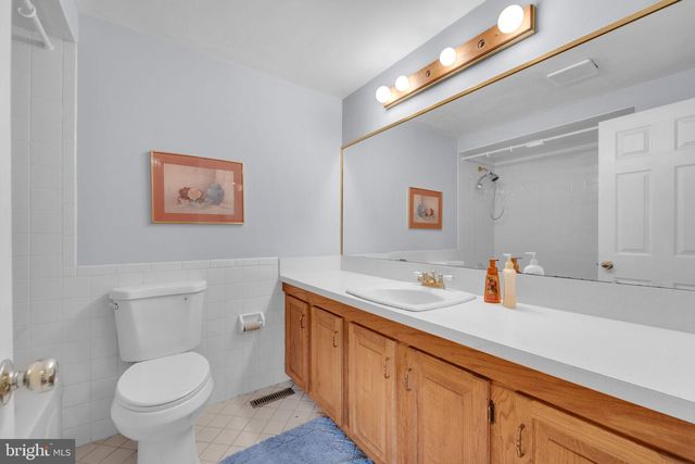 8 HASTINGS CT, Blackwood, NJ 08012