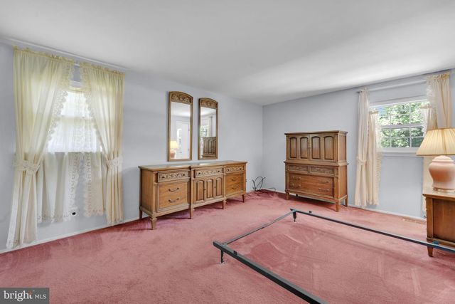 8 HASTINGS CT, Blackwood, NJ 08012
