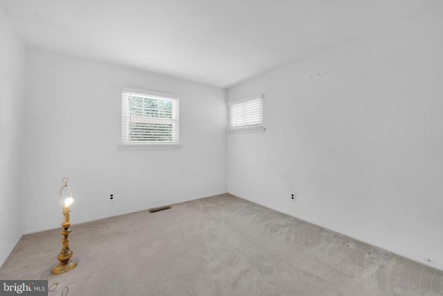 8 HASTINGS CT, Blackwood, NJ 08012