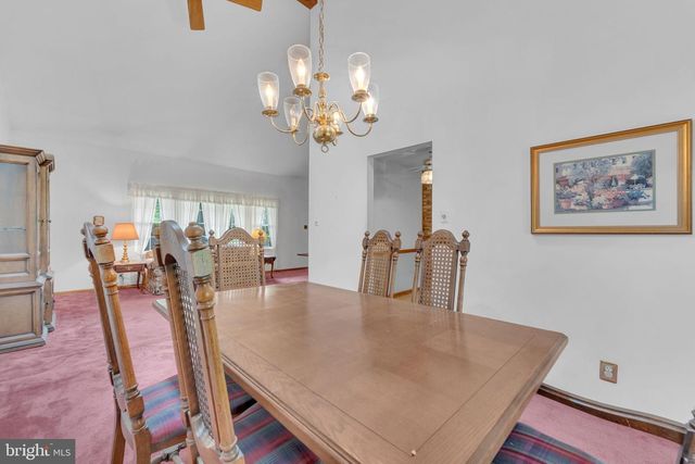 8 HASTINGS CT, Blackwood, NJ 08012