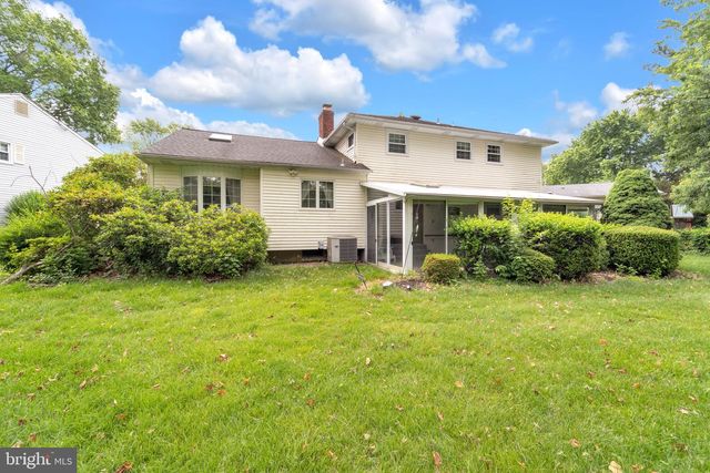 8 HASTINGS CT, Blackwood, NJ 08012
