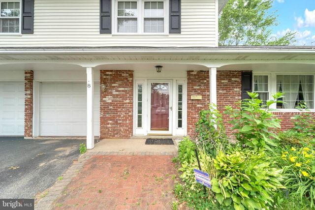 8 HASTINGS CT, Blackwood, NJ 08012