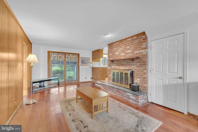 8 HASTINGS CT, Blackwood, NJ 08012