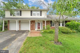 8 HASTINGS CT, Blackwood, NJ 08012