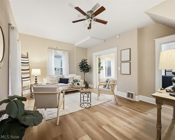 702 Dickson Street, Youngstown, OH 44502