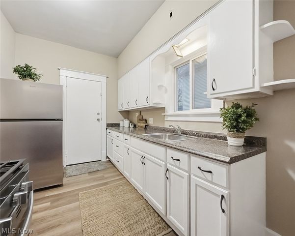 702 Dickson Street, Youngstown, OH 44502