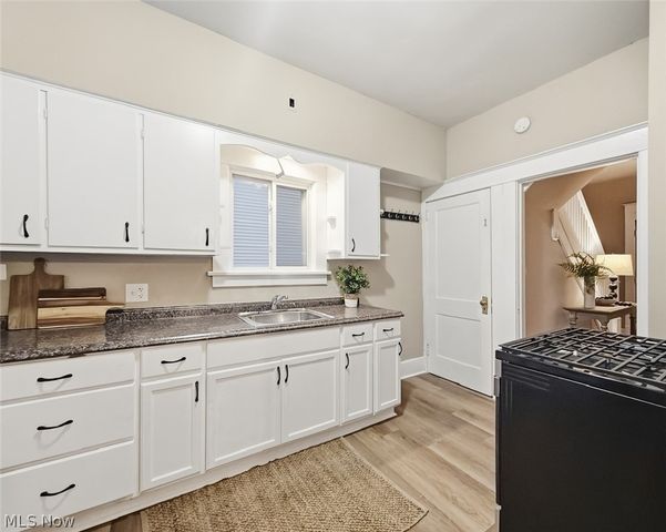 702 Dickson Street, Youngstown, OH 44502